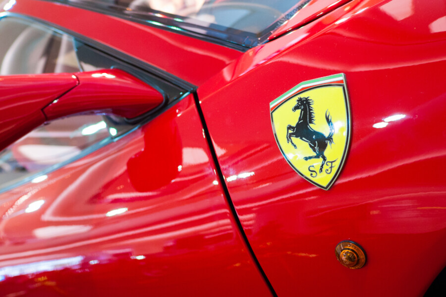 Ferrariのロゴ