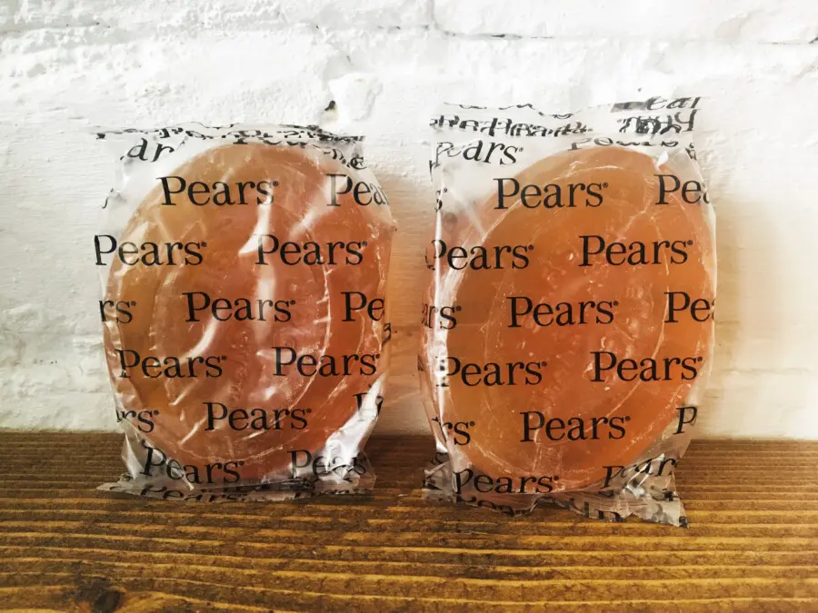 天然成分たっぷりPears Soapとそのパッケージ。1807年創業以来、哲学は