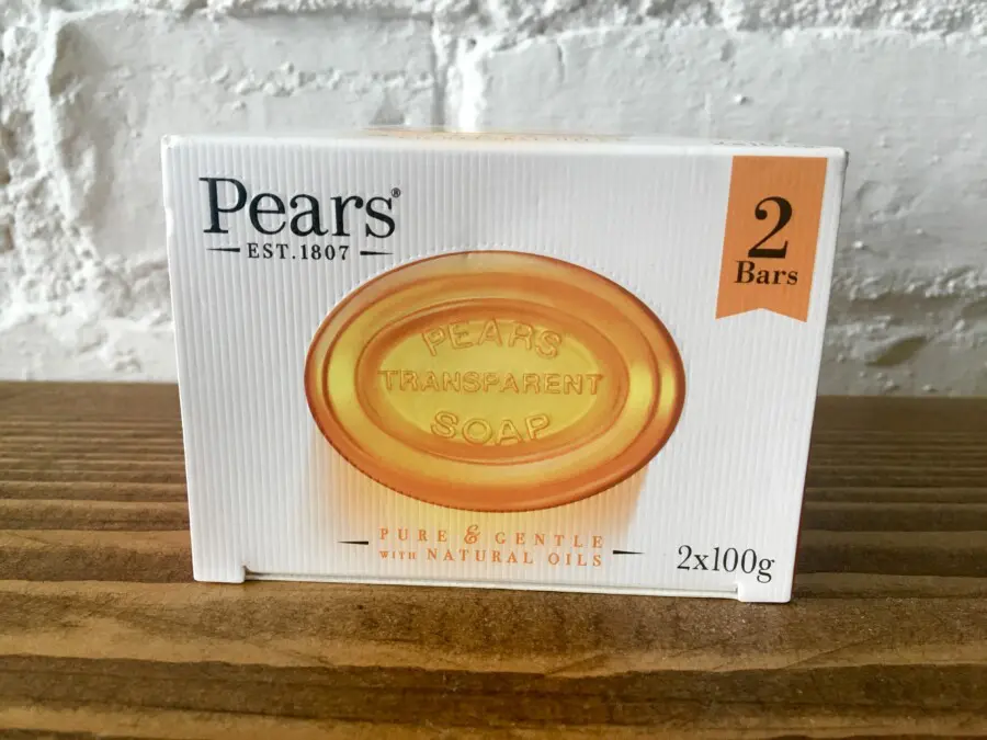 天然成分たっぷりPears Soapとそのパッケージ。1807年創業以来、哲学は 