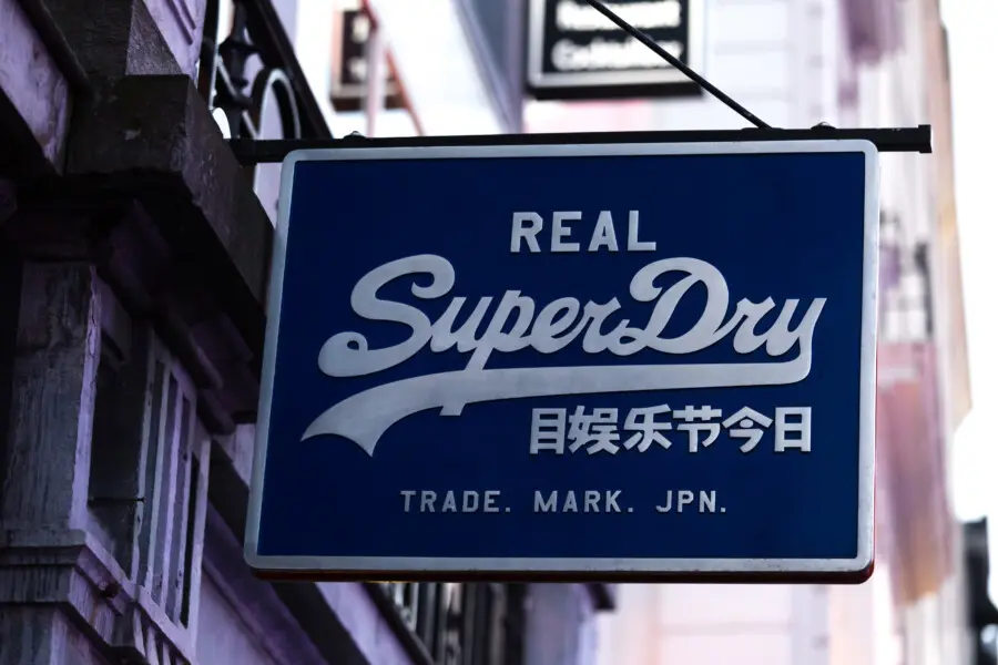 日本への旅行がきっかけでブランド決定！？Superdry「極度乾燥（し 